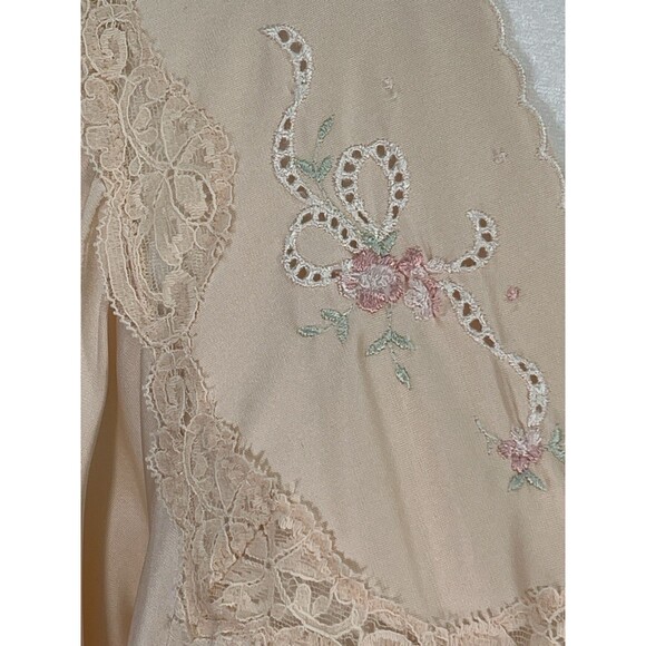 Vtg Shadowline Pink Silky‎ Robe Long Snap Front Housecoat Size Med Rosebud Lace - Picture 3 of 8